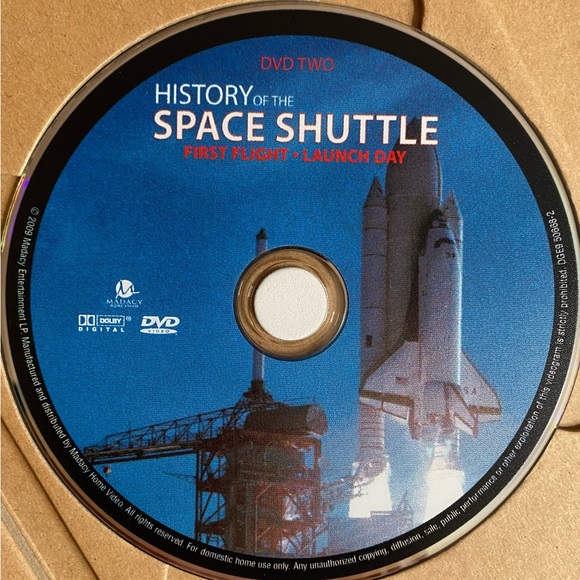History of the Space Shuttle Collector's Edition - Picture 7 of 12